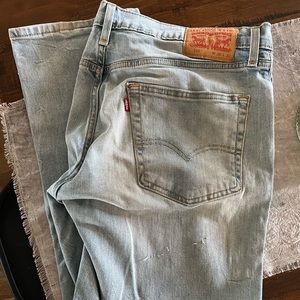 Men’s Levi jeans.